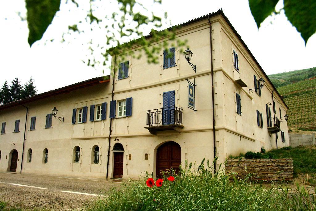 Marcarini Agriturismo Neviglie Екстериор снимка