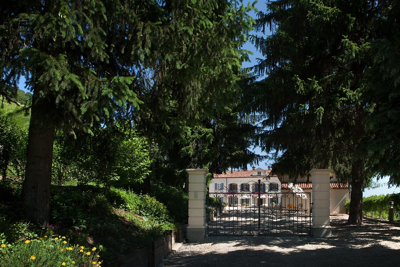 Marcarini Agriturismo Neviglie Екстериор снимка