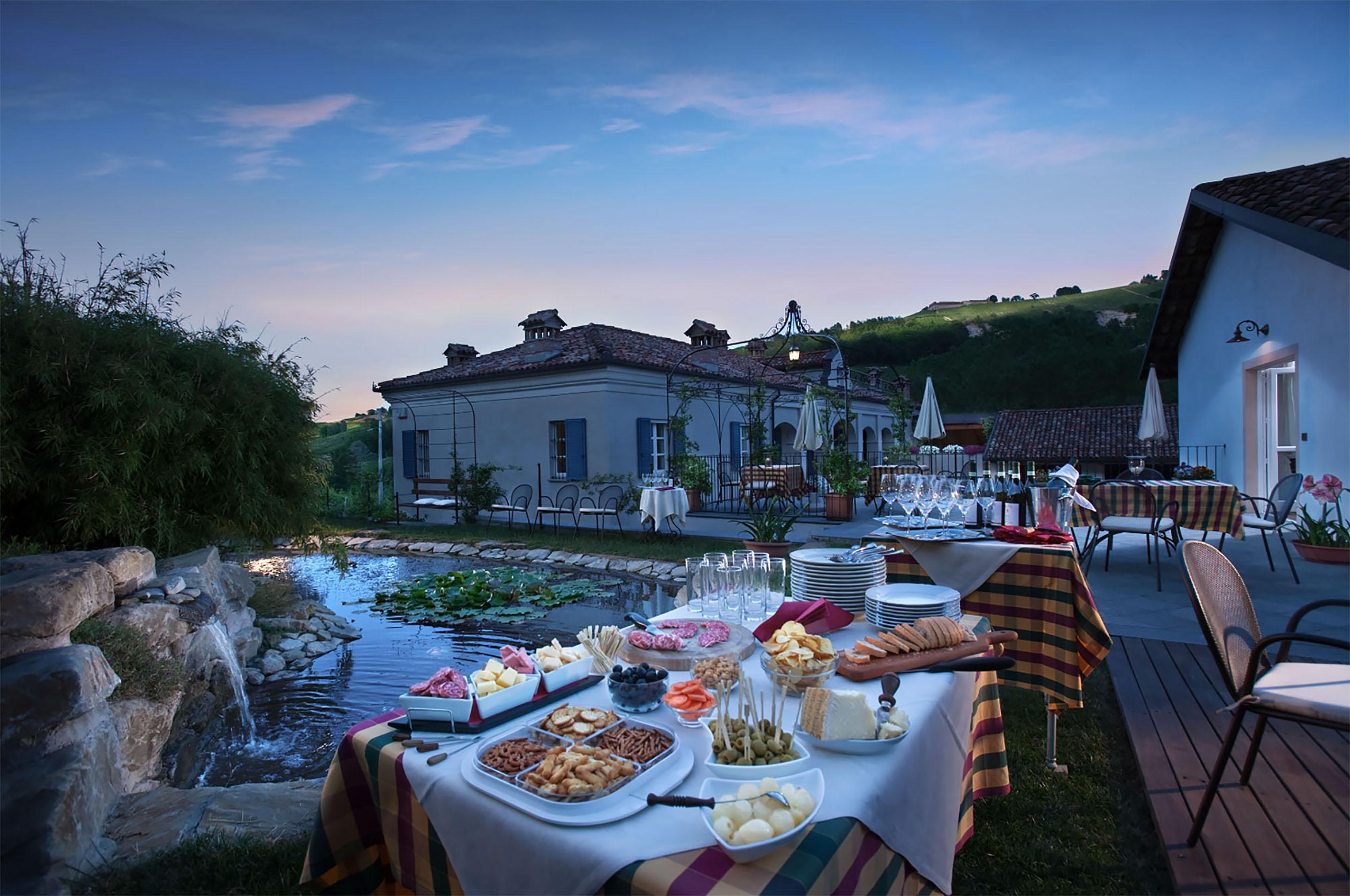 Marcarini Agriturismo Neviglie Екстериор снимка
